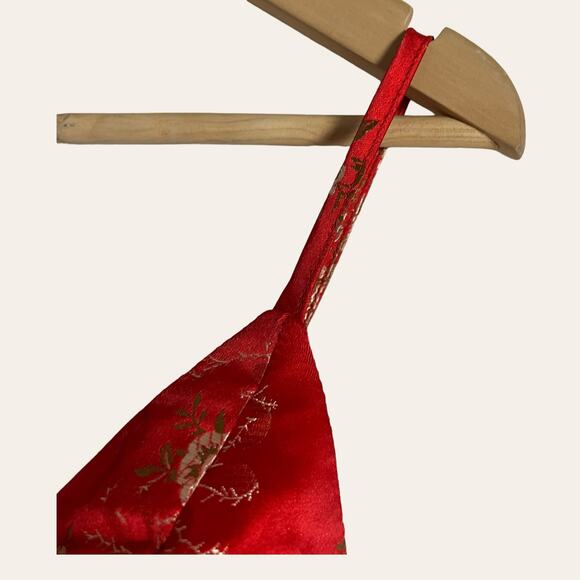 I.AM.GIA. Red Floral Jacquard Satin V-Neck Cropped Top Size Small - Picture 3 of 10